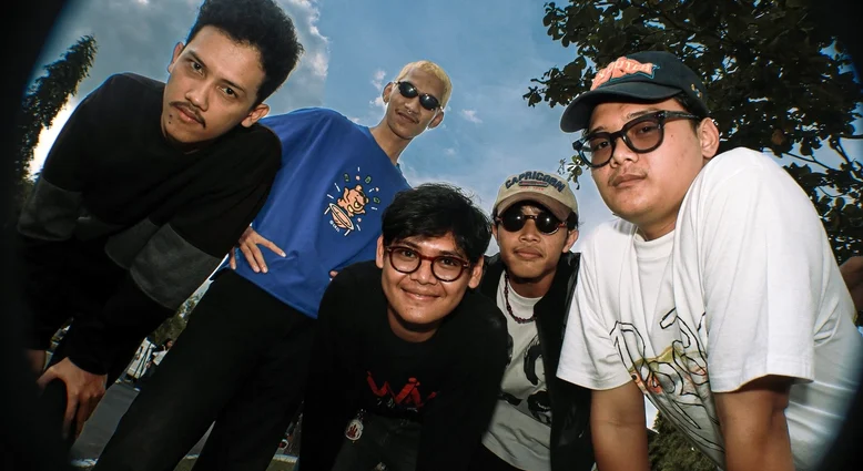 Back to Dino Siap Mengguncang Skena Alternative Rock Lewat Single "Aman Amen"